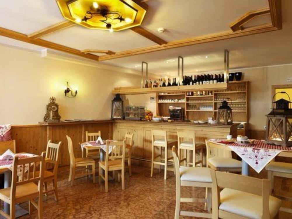 Radisson Residences Savoia Palace Cortina D'Ampezzo Bagian luar foto