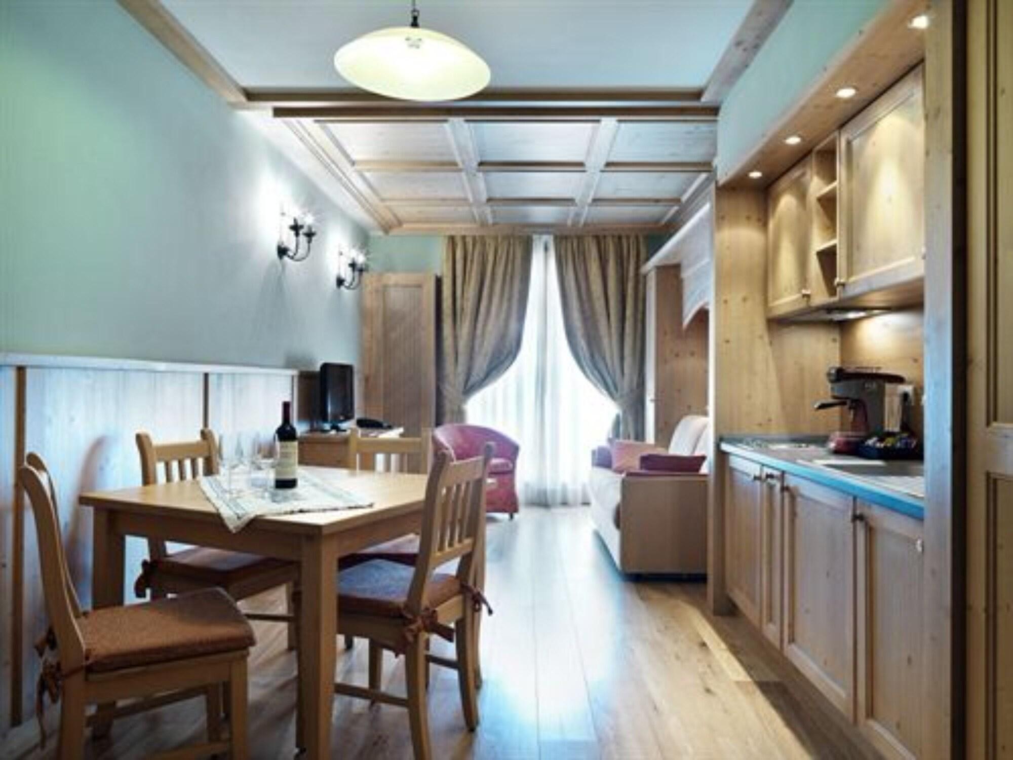 Radisson Residences Savoia Palace Cortina D'Ampezzo Bagian luar foto