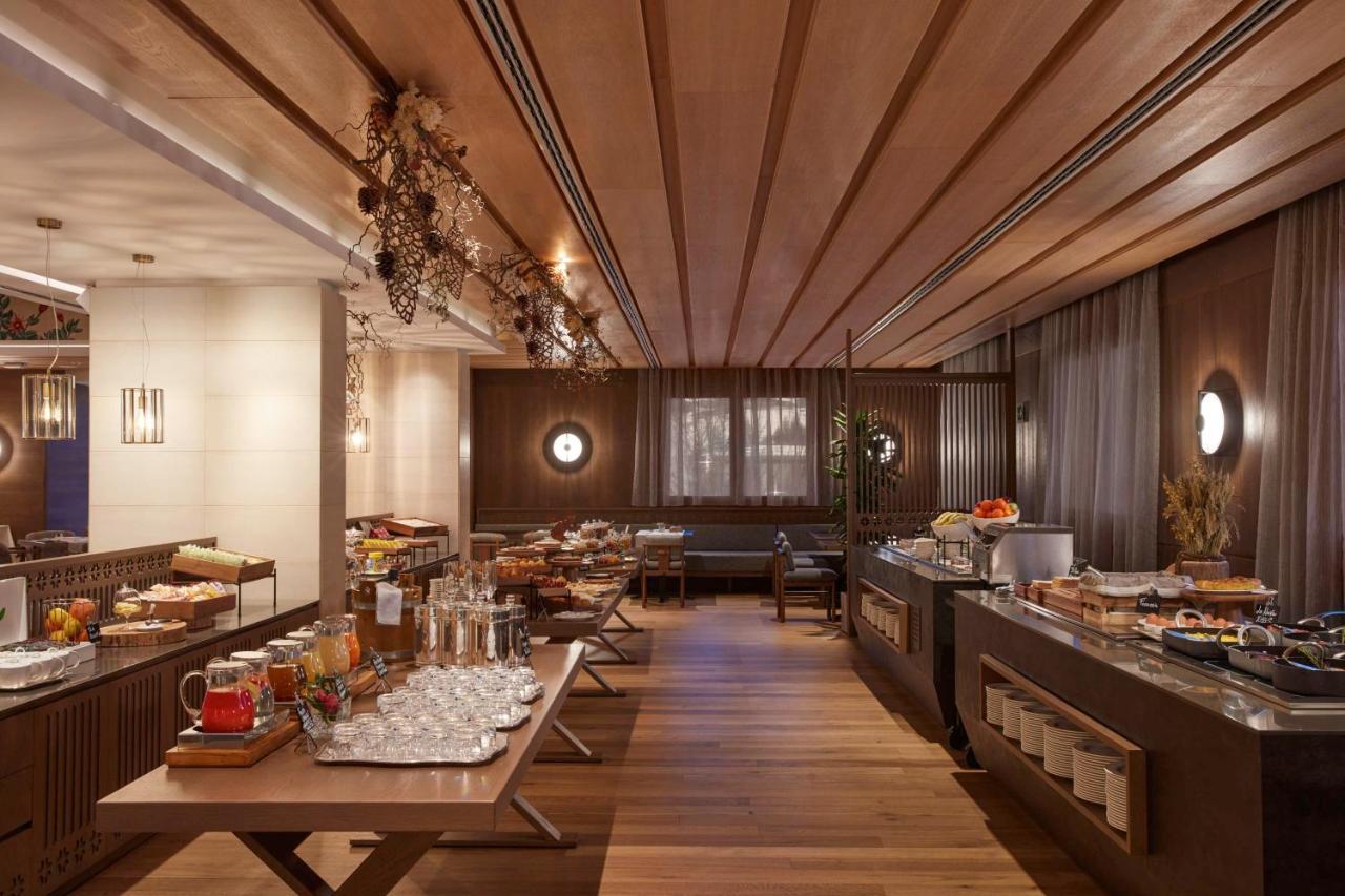 Radisson Residences Savoia Palace Cortina D'Ampezzo Bagian luar foto